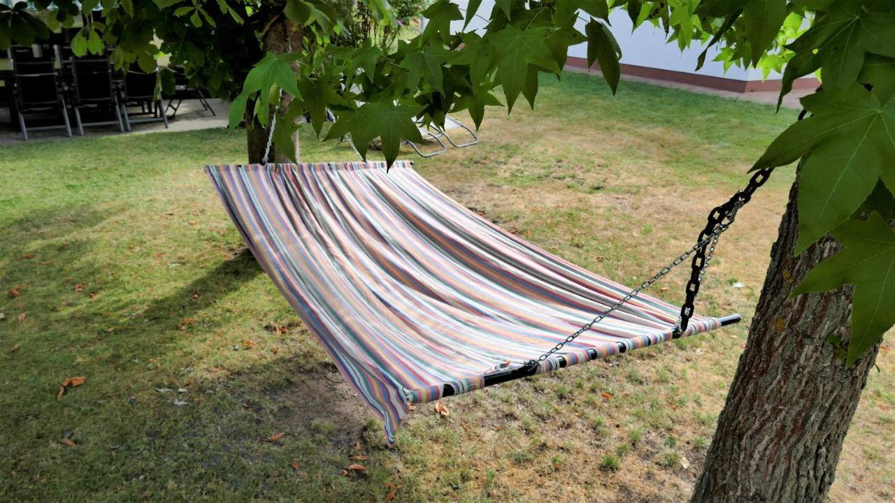 Helles Ferienhaus Im Landhausstil Fuer Bis Zu 10 Personen Frielendorf Экстерьер фото